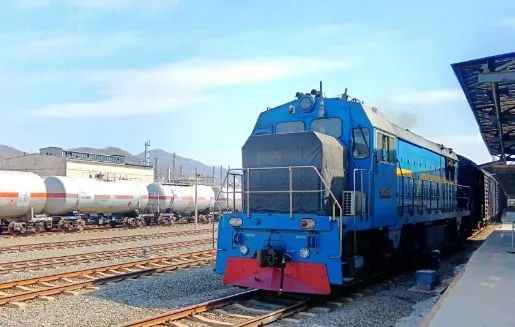 吉林石化PE100级大口径厚壁管材料首批订单成功发运 吉林石化PE100级大口径厚壁管材料首批订单成功发运